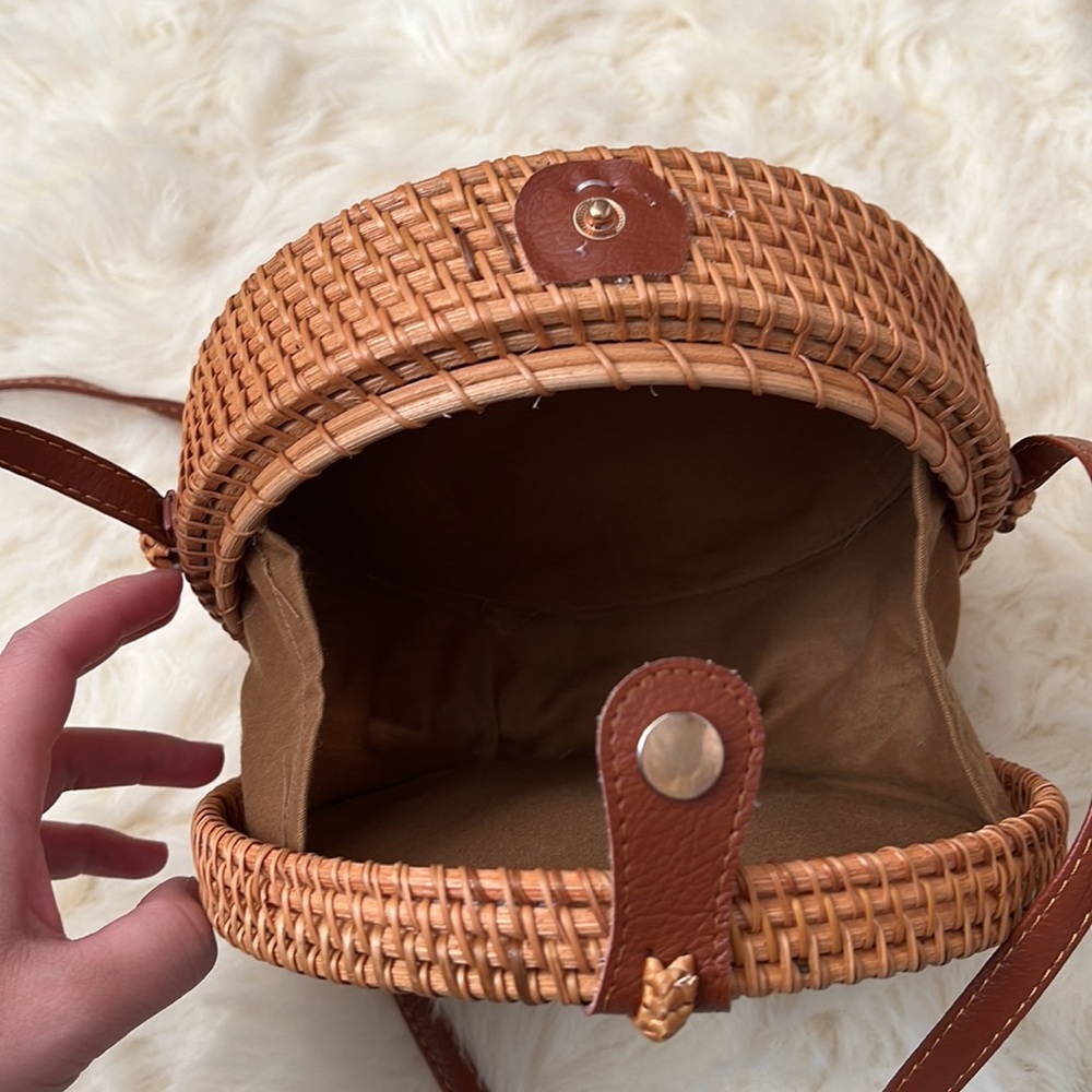 Mavis Round Rattan - Picture 4 of 4